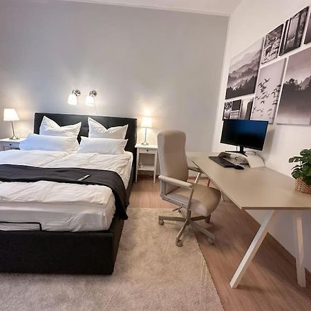 Modern City Apt. -With 2 Tv, Netflix And Work Desk Essen Eksteriør billede