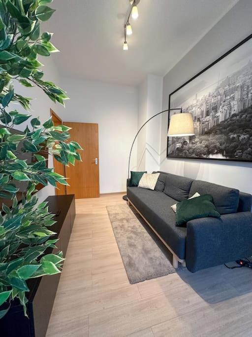 Modern City Apt. -With 2 Tv, Netflix And Work Desk Essen Eksteriør billede